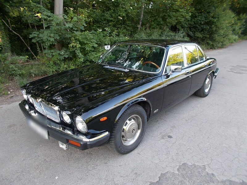 Schwarz Gebraucht 1991 Jaguar XJ12 Limousine | 18.900 € - Bild 1/4