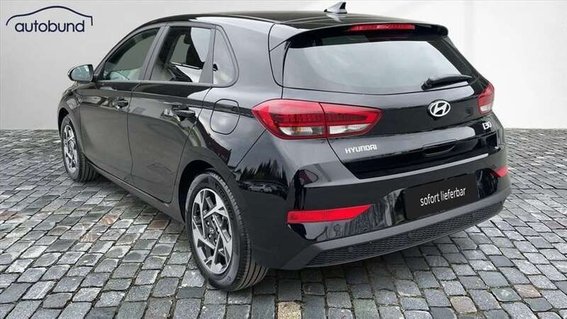 Neu Hyundai i30 101 PS (74 kW) 2025 Andere farbe Kleinwagen