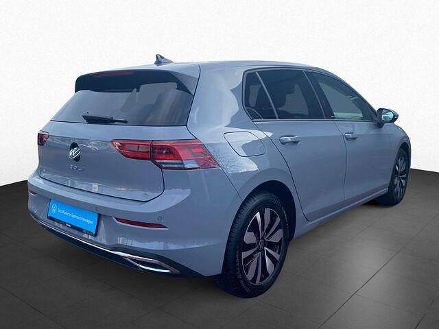 Gebraucht VW Golf VIII Move 131 PS (96 kW) 2024 Grau Limousine
