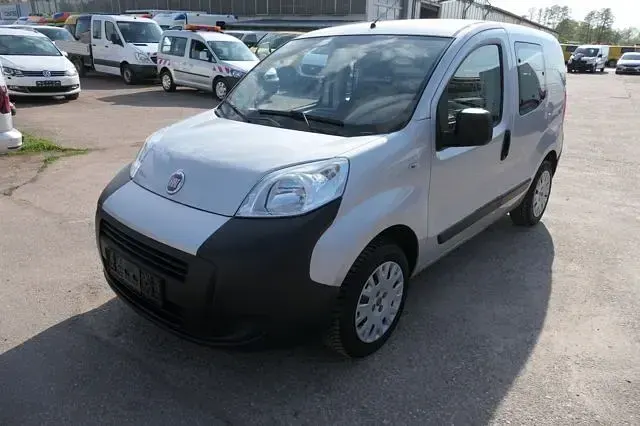 Gebraucht Fiat Fiorino 77 PS (56 kW) 2011 Grau (colore esterno (hellgra) (metallic) Van / Kleinbus