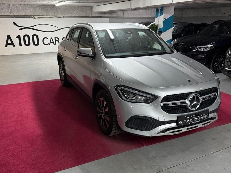Gebraucht Mercedes GLA200 150 PS (110 kW) 2023 Iridiumsilber  metalliclack SUV