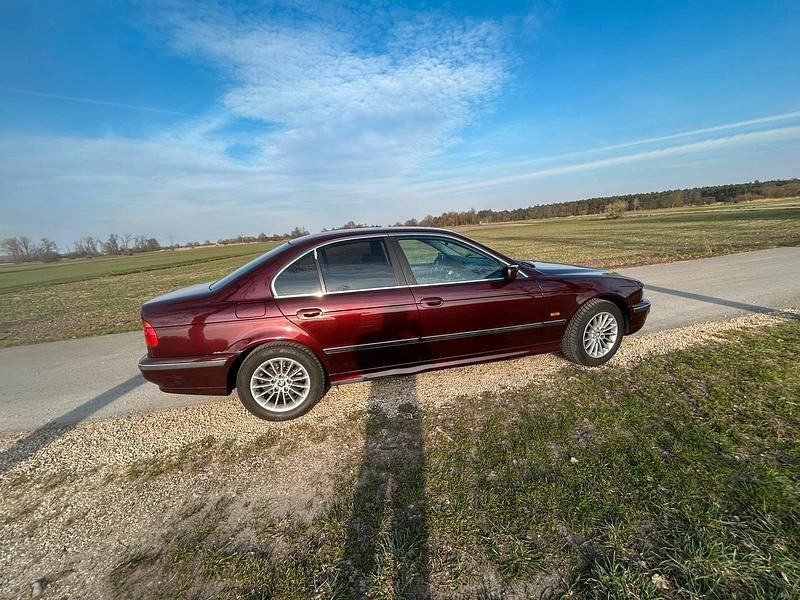 Gebraucht BMW 520 150 PS (110 kW) 1998 Rot Limousine