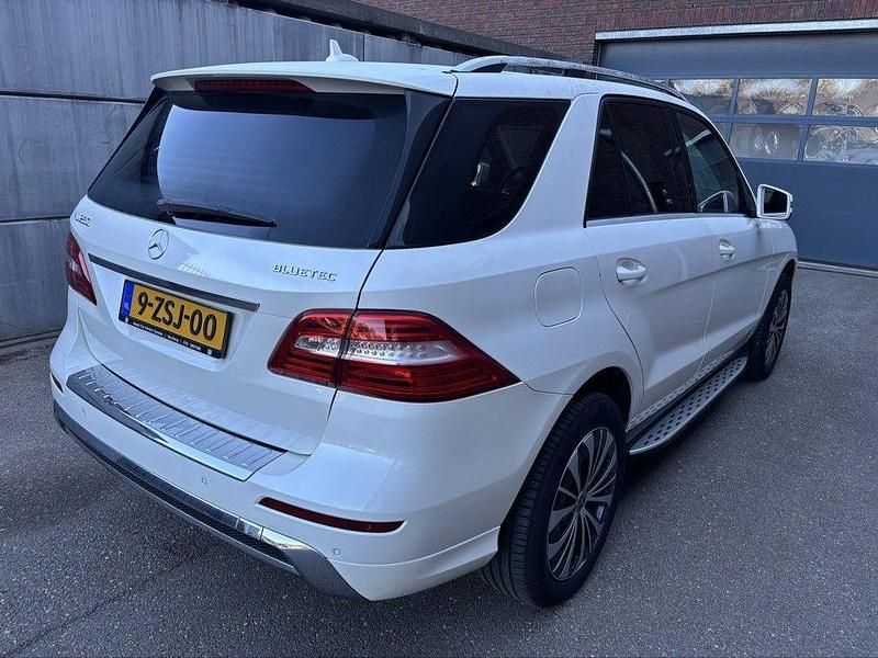 Gebraucht Mercedes ML250 AMG 204 PS (150 kW) 2013 Weiß SUV