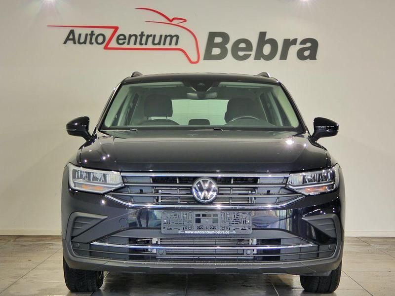 Gebraucht VW Tiguan Life 150 PS (110 kW) 2022 Deep black perleffekt SUV