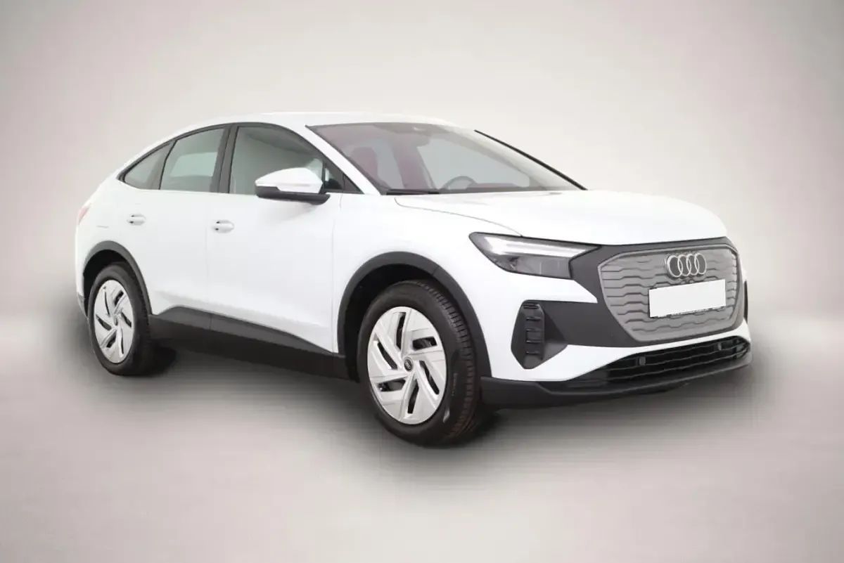 Gebraucht Audi Q4 Sportback e-tron Ambiente 210 kW (286 PS) 2025 Manufacturer SUV