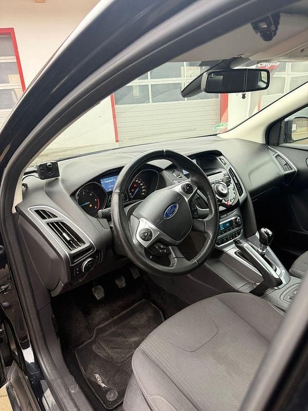 Gebraucht Ford Focus Trend 116 PS (85 kW) 2011 Schwarz Kombi