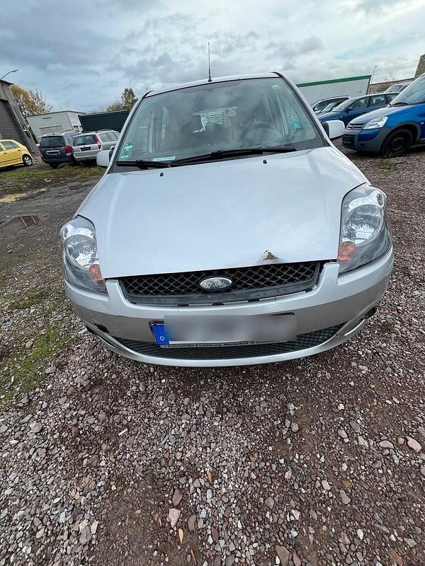 Silber Gebraucht 2006 Ford Focus Kleinwagen | 999 € (Guter Preis) - Bild 1/4