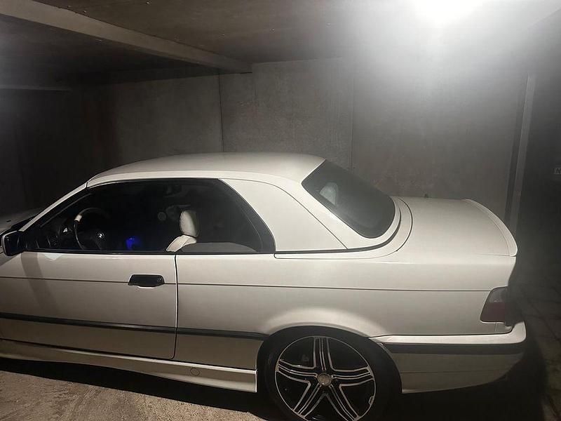 Gebraucht BMW 320 Cabriolet 150 PS (110 kW) 1997 Weiß Cabrio