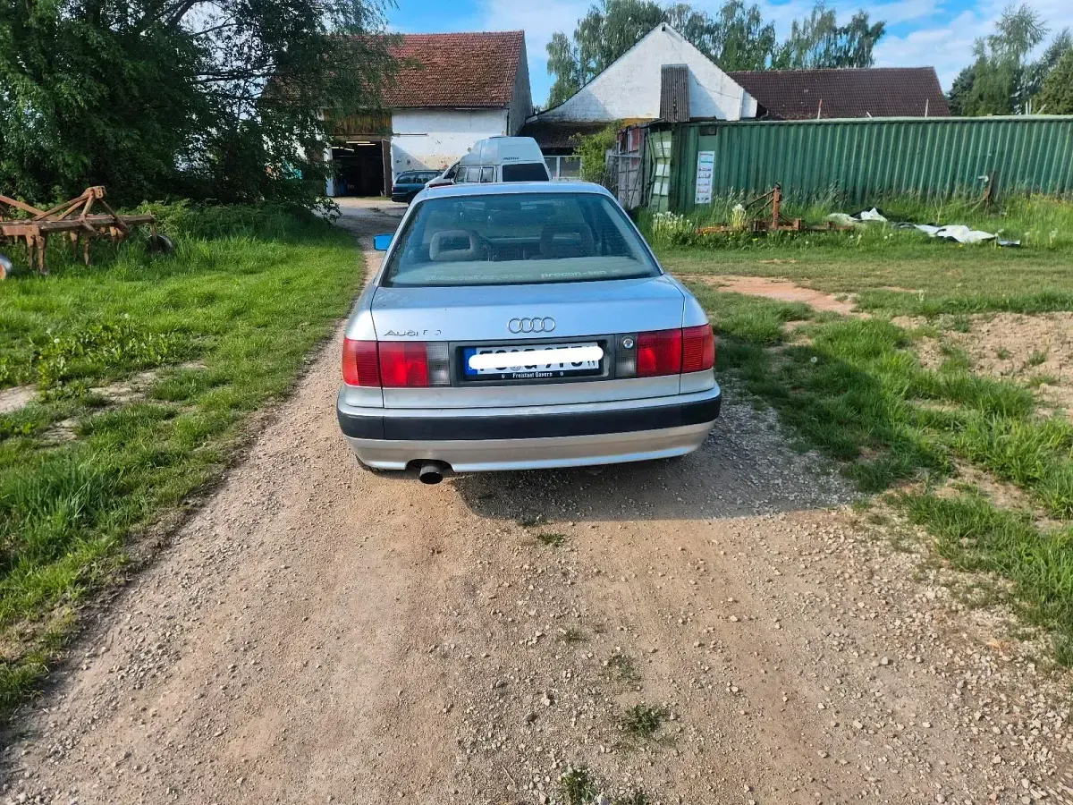 Gebraucht Audi 80 90 PS (66 kW) 1992 Silber Limousine
