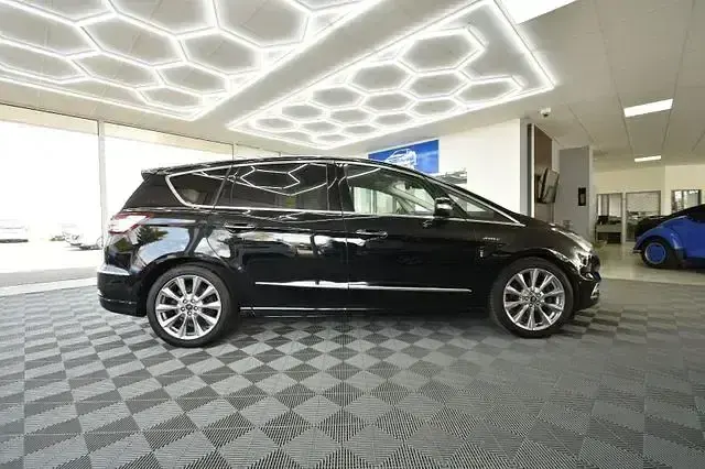 Second-hand Ford S-MAX S 240 CP (176 kW) 2017 Negru Monovolum