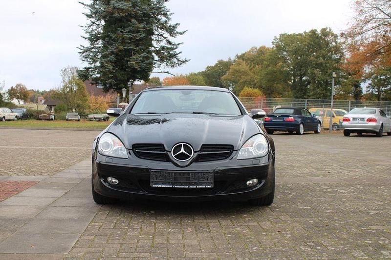 Schwarz Gebraucht 2007 Mercedes SLK280 Cabrio | 10.999 € (Fairer Preis) - Bild 1/4
