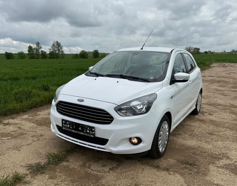 Weiß Gebraucht 2017 Ford Ka Plus Kleinwagen | 7.390 € (Etwas zu teuer) - Bild 1/4