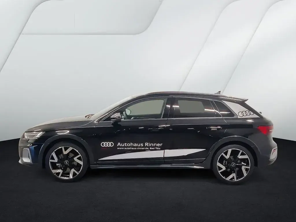 Gebraucht Audi A3 Sport 204 PS (150 kW) 2026 Schwarz Limousine