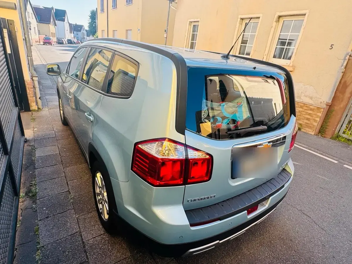 Gebraucht Chevrolet Orlando 163 PS (119 kW) 2011 Blau Van / Kleinbus
