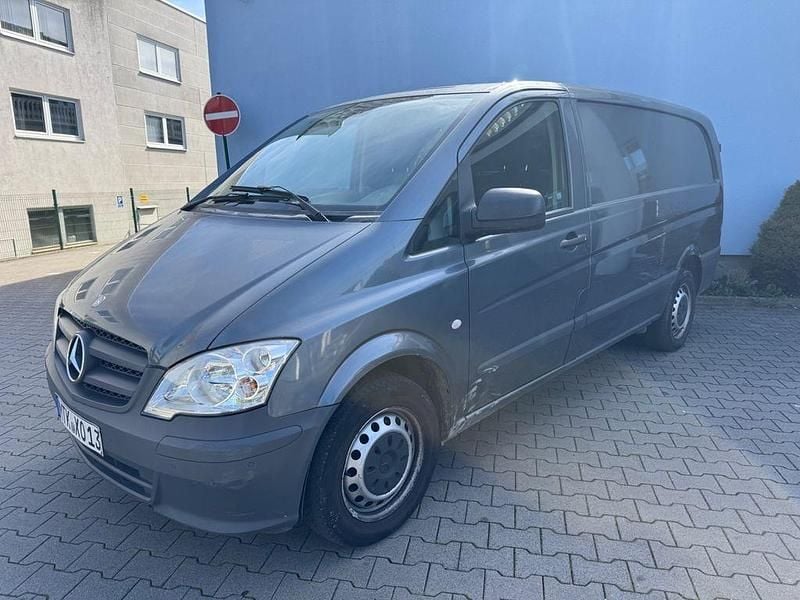 Grau Gebraucht 2013 Mercedes Vito Van / Kleinbus | 7.700 € (Guter Preis) - Bild 1/4