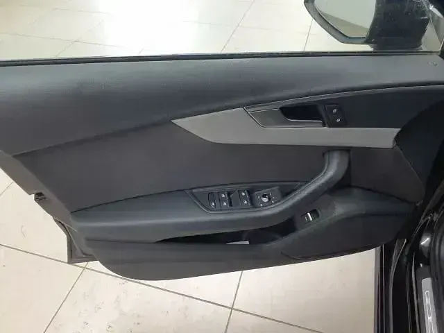 Gebraucht Audi A4 S-Line 204 PS (150 kW) 2022 Schwarz Kombi