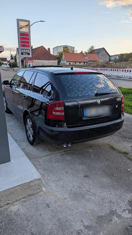 Schwarz Gebraucht 2007 Skoda Octavia Kombi | 2.500 € (Fairer Preis) - Bild 1/4