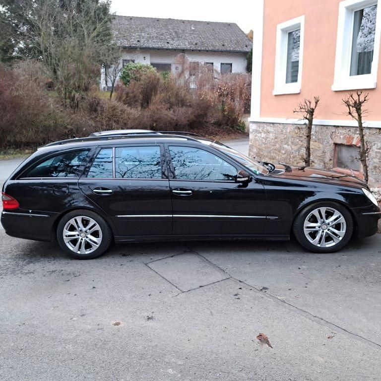 Schwarz Gebraucht 2008 Mercedes 200 Limousine | 4.500 € (Superpreis) - Bild 1/4