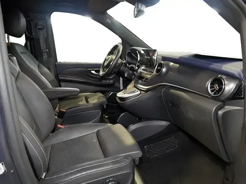 Gebraucht Mercedes EQV300 Avantgarde 150 kW (204 PS) 2024 Blau Van / Kleinbus