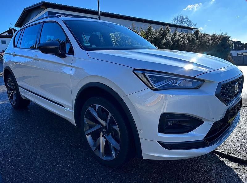 Weiß Gebraucht 2022 Seat Tarraco 4Drive SUV | 36.900 € (Teuer) - Bild 1/4