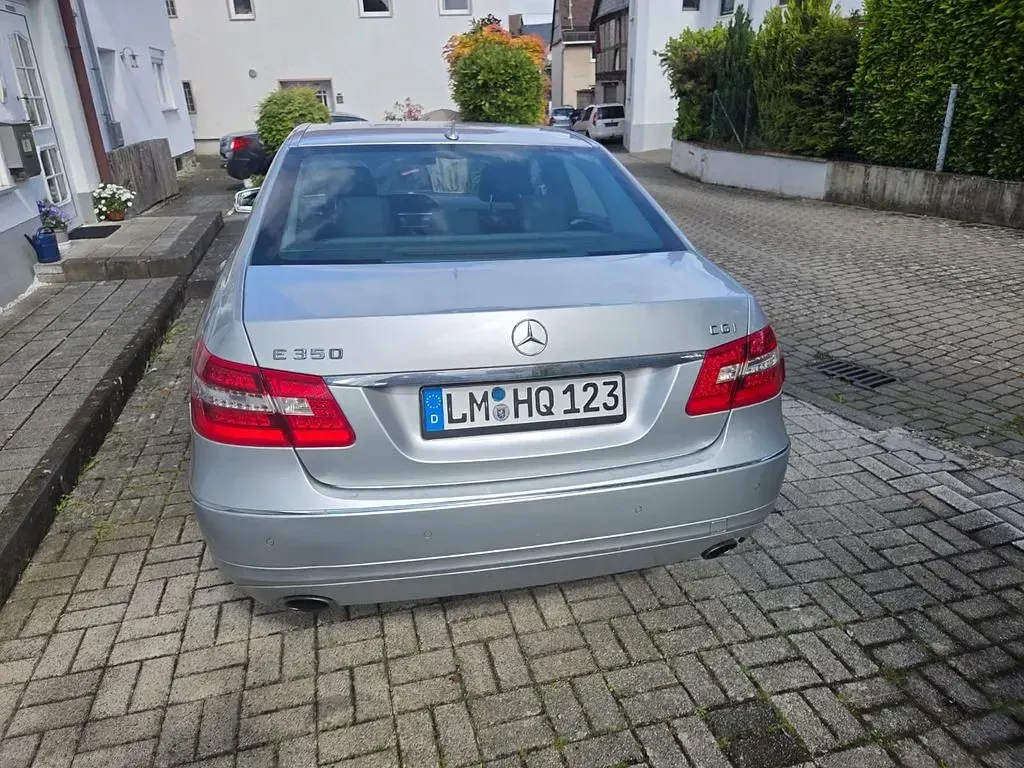 Gebraucht Mercedes E350 Avantgarde 292 PS (214 kW) 2009 Silber Limousine