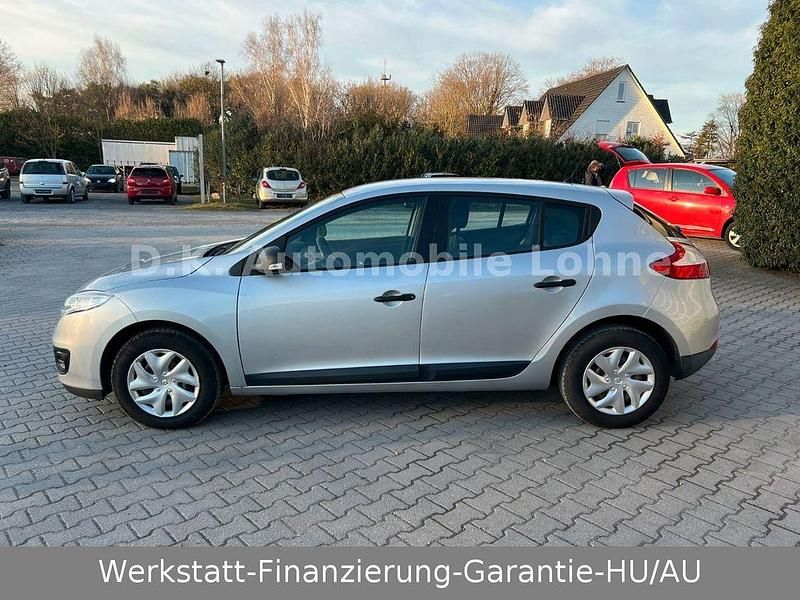 Gebraucht Renault Mégane 101 PS (74 kW) 2013 Silber Limousine