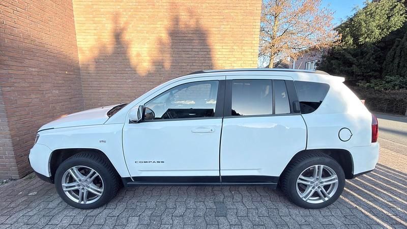 Second-hand Jeep Compass 170 CP (125 kW) 2013 Alb SUV