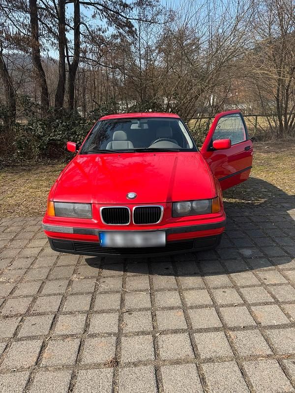 Gebraucht BMW 316 105 PS (77 kW) 1999 Rot Coupé