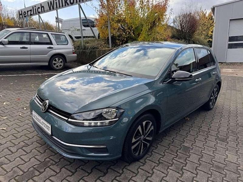 Petroleum blue metallic Gebraucht 2019 VW Golf VII IQ Drive Kleinwagen | 13.490 € (Guter Preis) - Bild 1/4