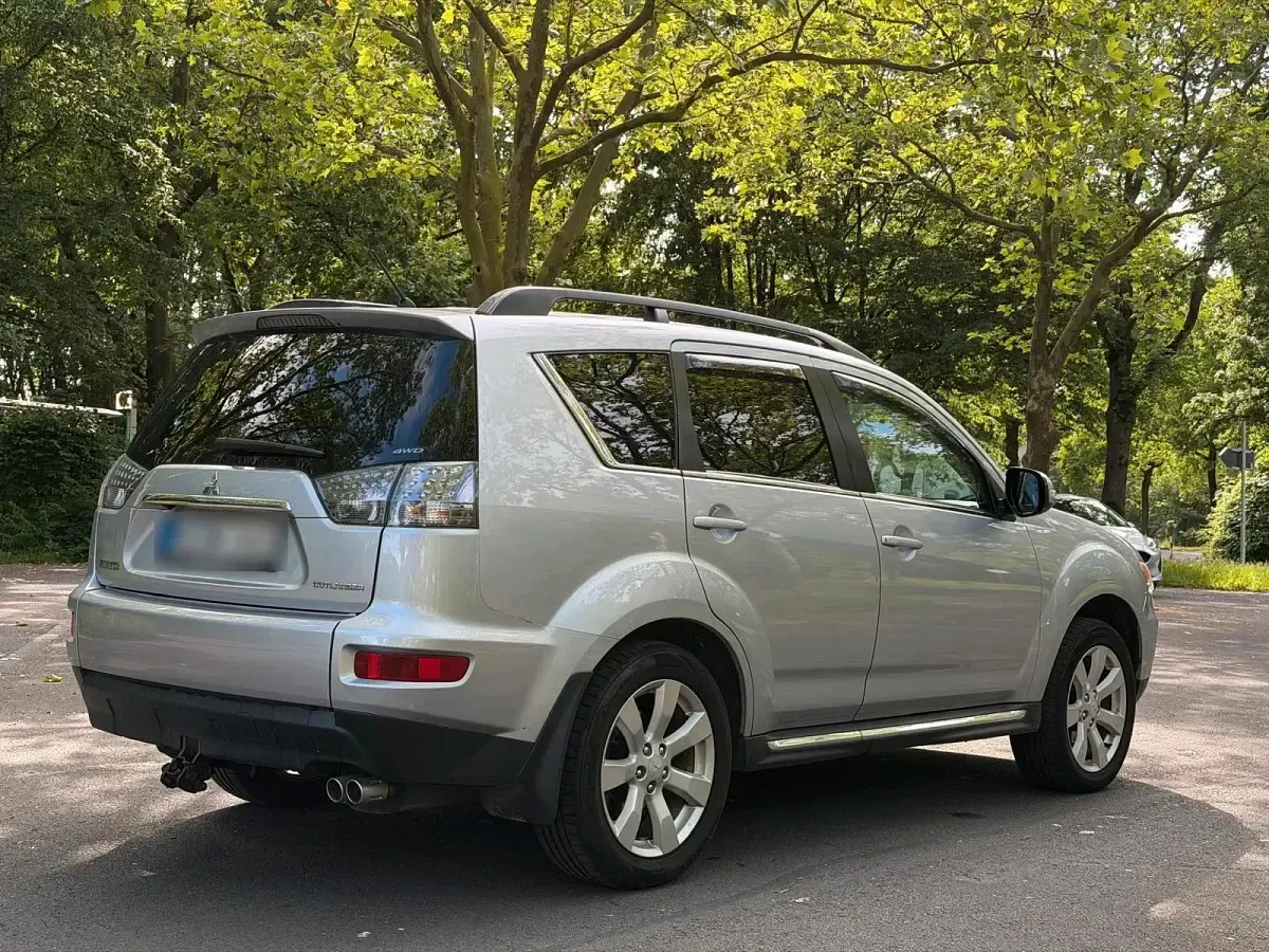 Gebraucht Mitsubishi Outlander 156 PS (114 kW) 2012 Blau SUV