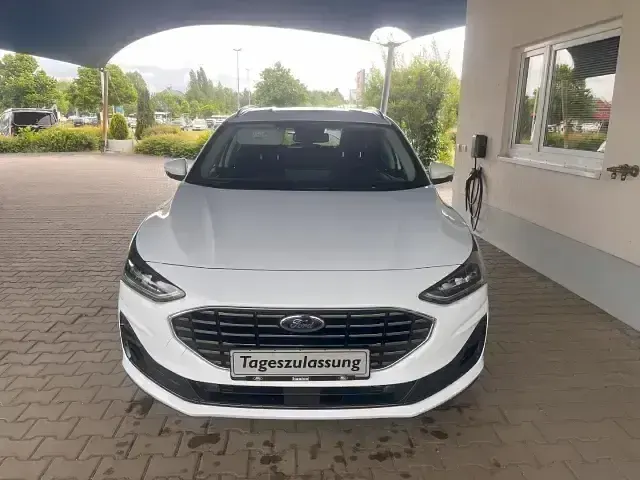 Neu Ford Focus Titanium 125 PS (91 kW) 2025 Frostweiß (weiss) Kombi