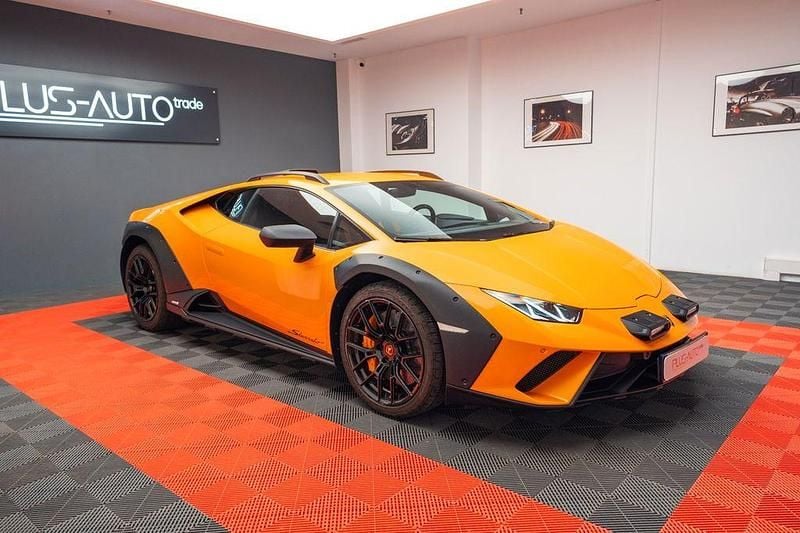 Orange Gebraucht 2024 Lamborghini Huracán | 282.900 € (Superpreis) - Bild 1/4