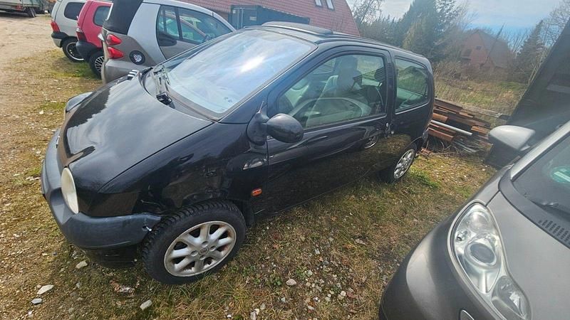 Second-hand Renault Twingo Initiale 58 CP (42 kW) 2001 Negru Hatchback