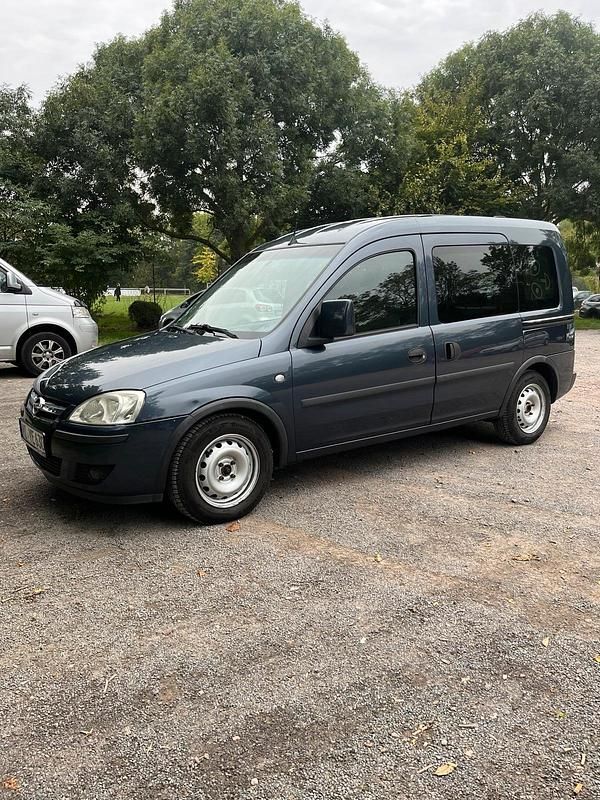 Blau Gebraucht 2007 Opel Combo Van / Kleinbus | 4.950 € (Teuer) - Bild 1/4