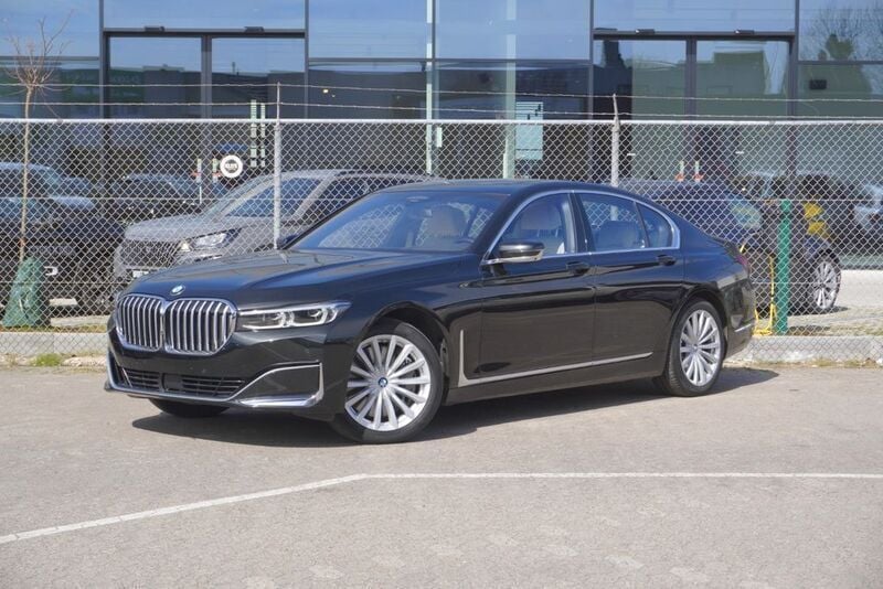 Schwarz Gebraucht 2020 BMW 750 Limousine | 57.500 € (Fairer Preis) - Bild 1/4