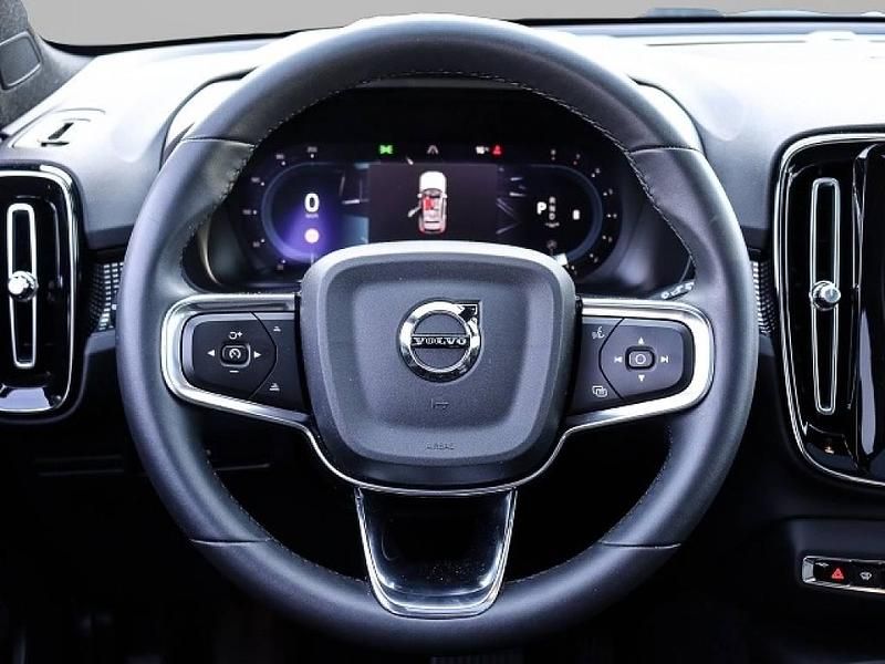 Gebraucht Volvo XC40 Plus 163 PS (119 kW) 2023 Schwarz SUV