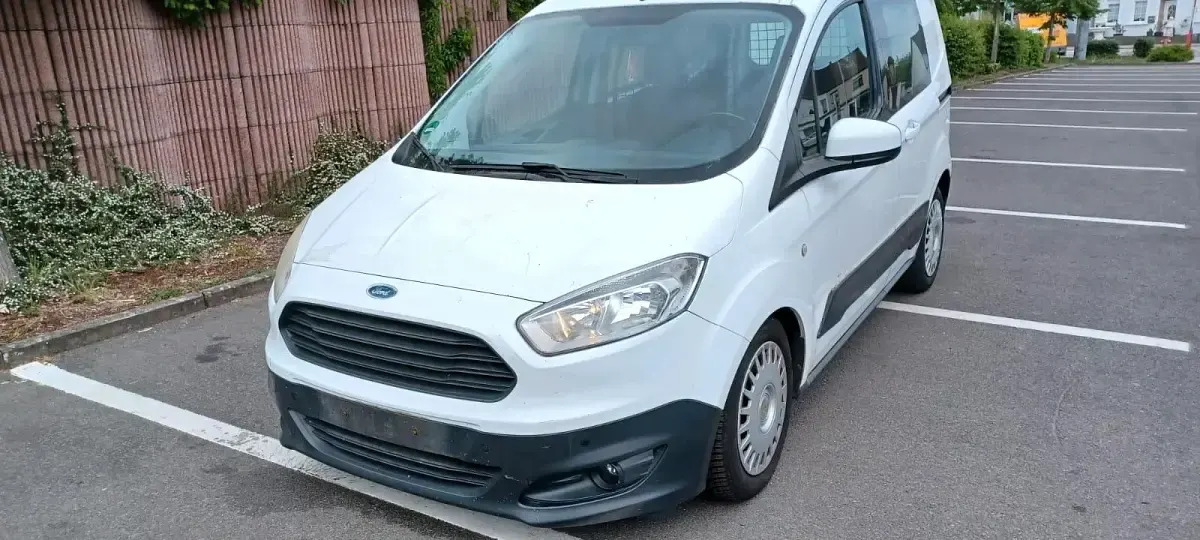 Second-hand Ford Transit 75 CP (55 kW) 2017 Alb Monovolum