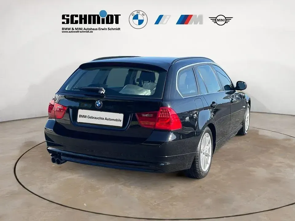 Gebraucht BMW 325 218 PS (160 kW) 2012 Schwarz Kombi