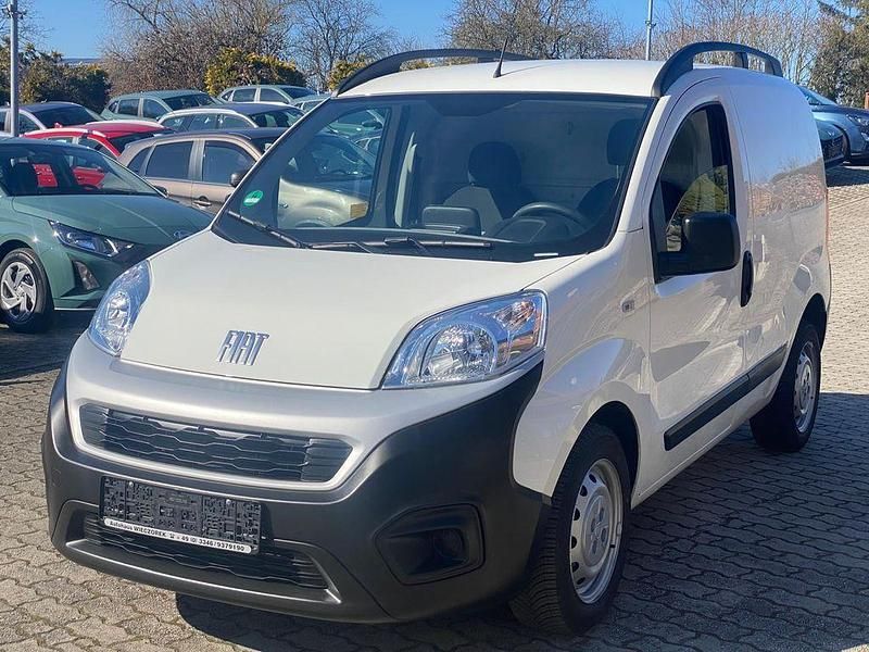 Weiß Gebraucht 2023 Fiat Fiorino Van | 11.999 € (Fairer Preis) - Bild 1/4