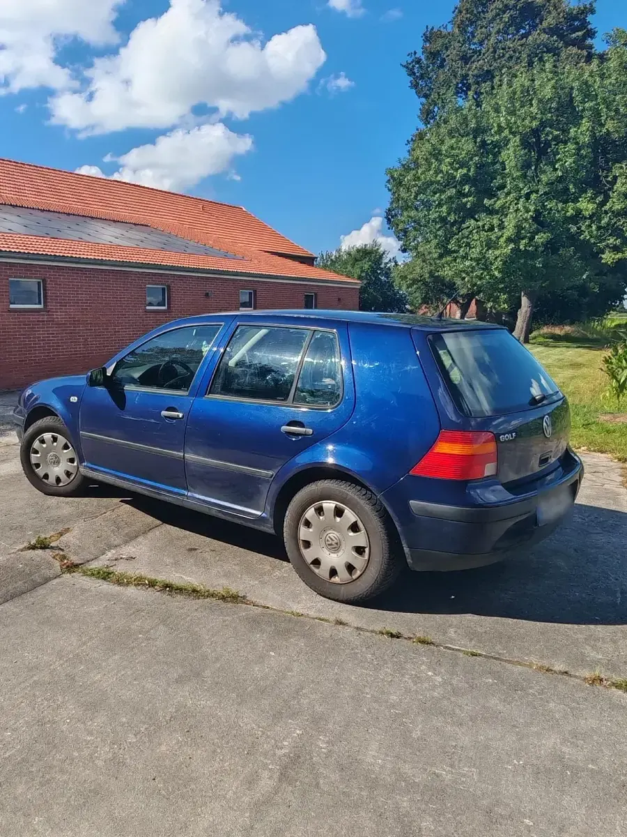 Gebraucht VW Golf IV 75 PS (55 kW) 2002 Blau Kleinwagen