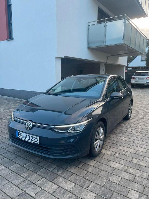 Gebraucht VW Golf VIII 116 PS (85 kW) 2022 Grau Limousine