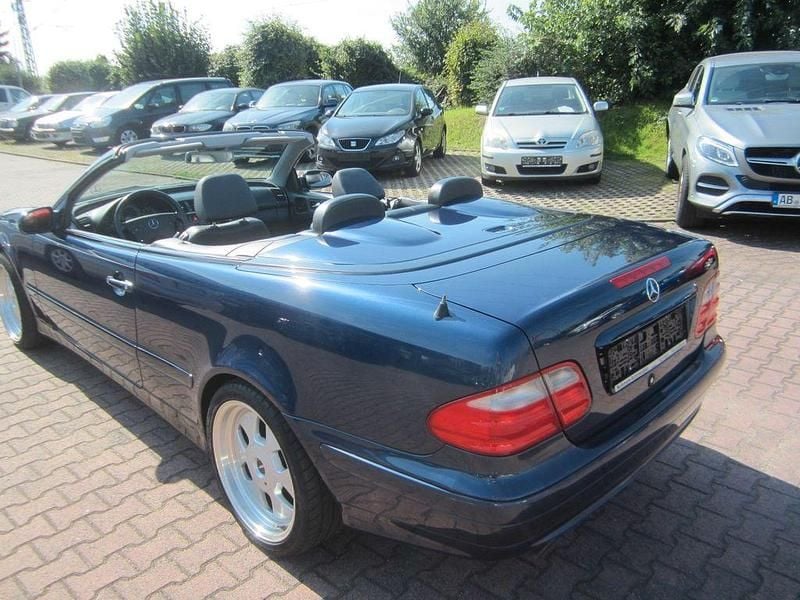 Gebraucht Mercedes CLK230 Elegance 193 PS (141 kW) 1999 Blau Cabrio