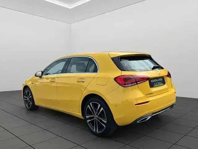 Gebraucht Mercedes A250 AMG Edition 1 218 PS (160 kW) 2020 Gelb Limousine