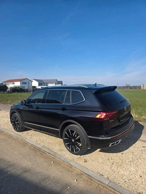 Gebraucht VW Tiguan Allspace R-line 200 PS (147 kW) 2022 Schwarz SUV