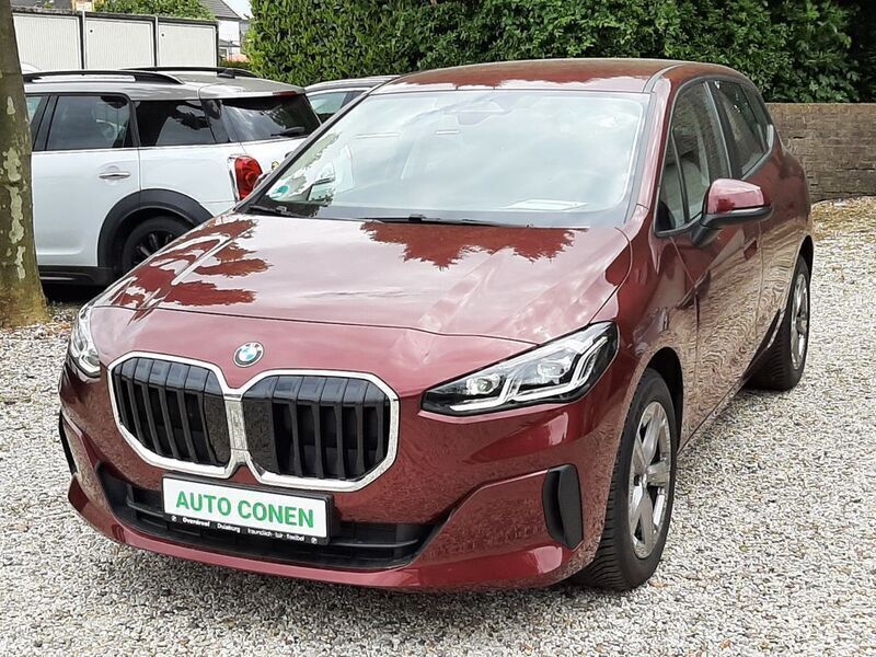 Rot Gebraucht 2023 BMW 218 Active Tourer Van / Kleinbus | 28.900 € - Bild 1/4