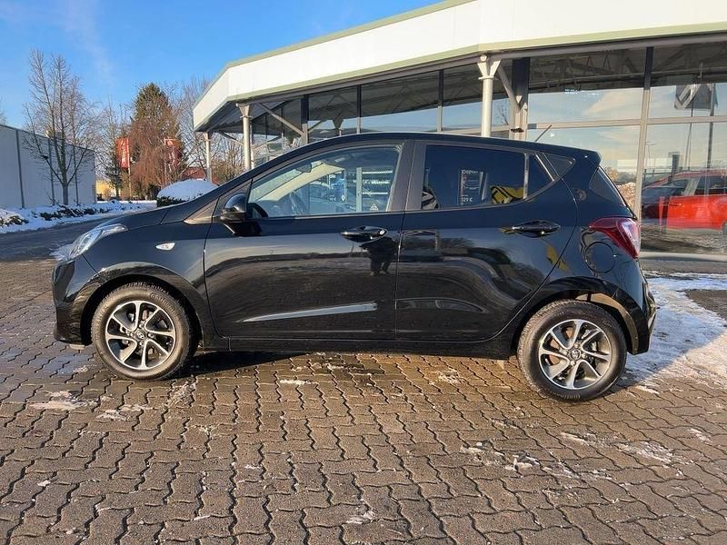 Gebraucht Hyundai i10 Trend 67 PS (49 kW) 2018 Phantom black. / mic (schwarz) Kleinwagen