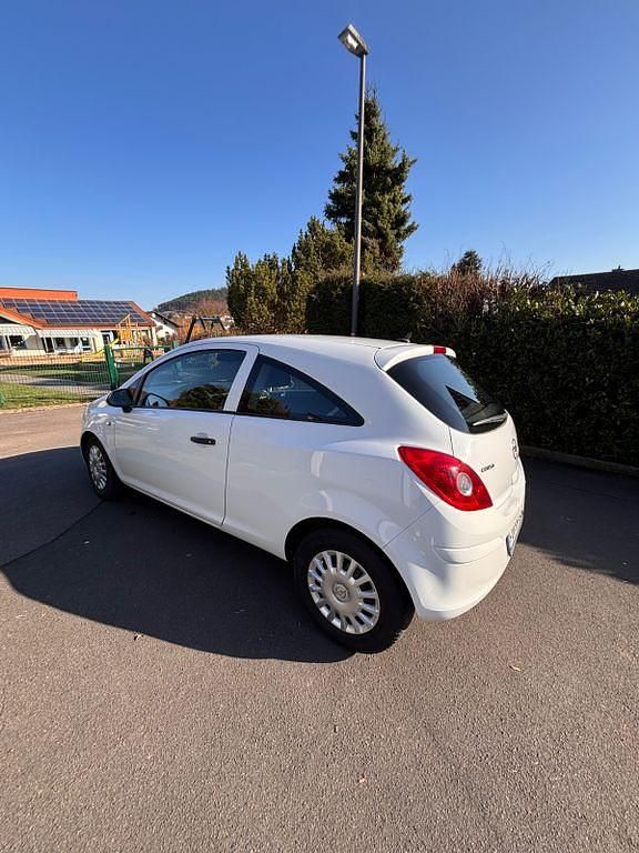 Gebraucht Opel Corsa Edition 80 PS (58 kW) 2009 Weiß Kleinwagen
