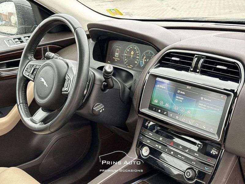 Gebraucht Jaguar F-Pace Portfolio 179 PS (131 kW) 2017 Blau SUV