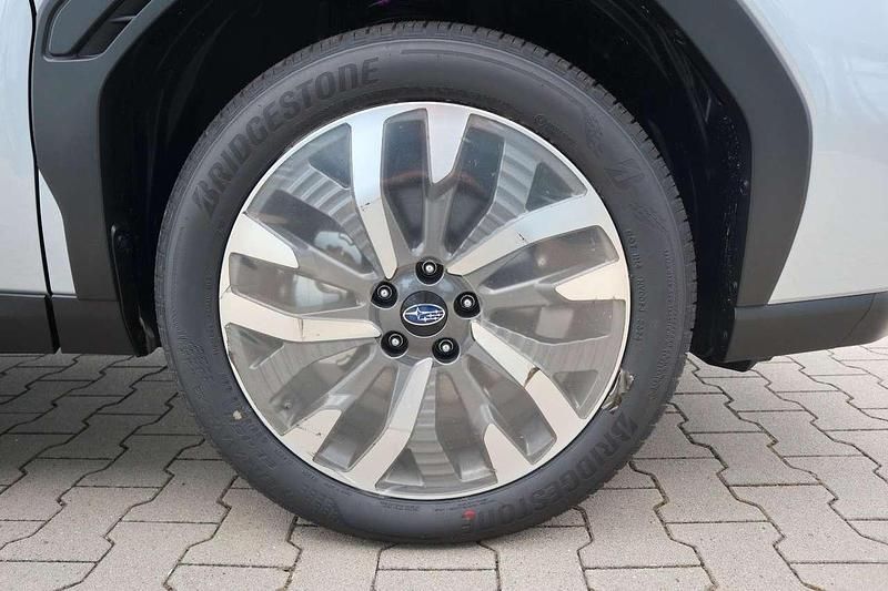 Neu Subaru Forester Platinum 136 PS (100 kW) 2025 Ice silver SUV