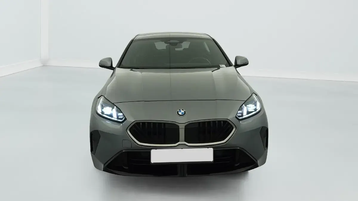 Gebraucht BMW 120 M Sport 163 PS (119 kW) 2025 Skyscraper grau Kleinwagen
